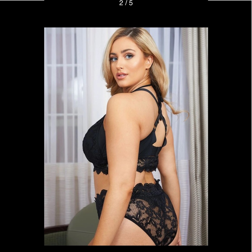 PLUS SIZE FLOWER LACE SET WITH BRA AND PANTIES- size 1XL